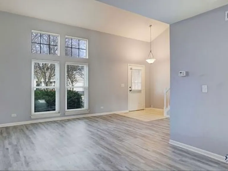 486 Buckingham Dr — Photo 4