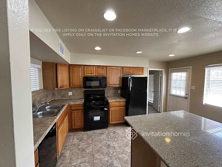 5625 W Pierson St — Photo 8