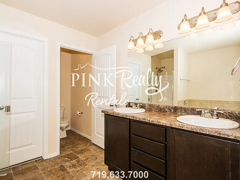2325 Washo Cir — Photo 23