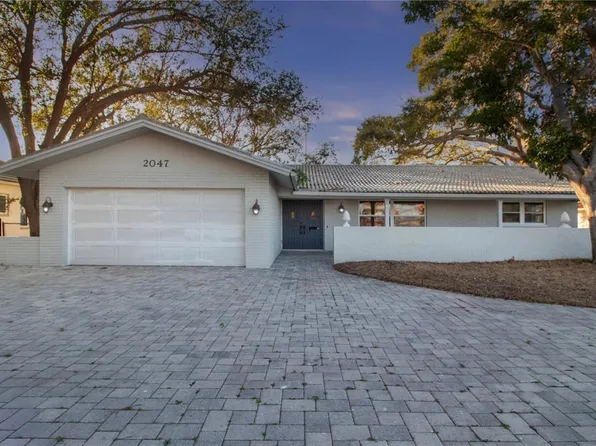 2047 Iowa Ave NE, Saint Petersburg, FL 33703