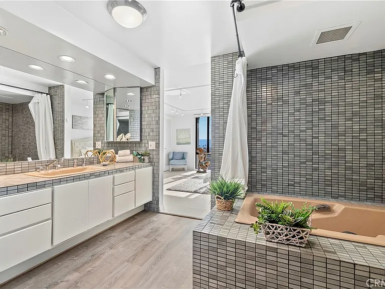 601 Lido Park Dr #6F — Photo 12