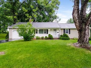 12 Downing Cir, Bloomfield, CT 06002