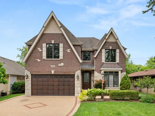 676 S Swain Ave, Elmhurst, IL 60126