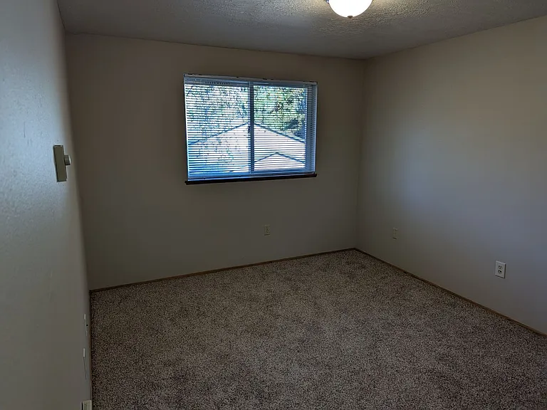 Silverwood Apartments — Photo 133