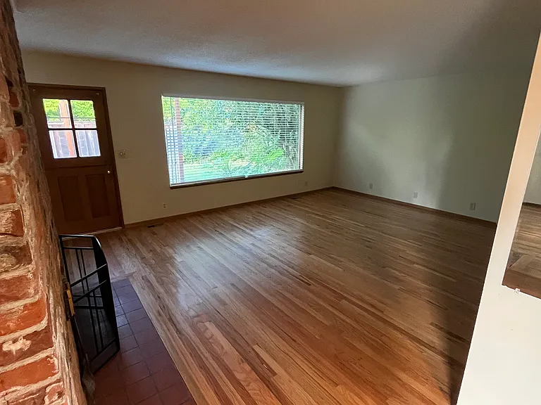 5350 SW Chestnut Ave — Photo 3