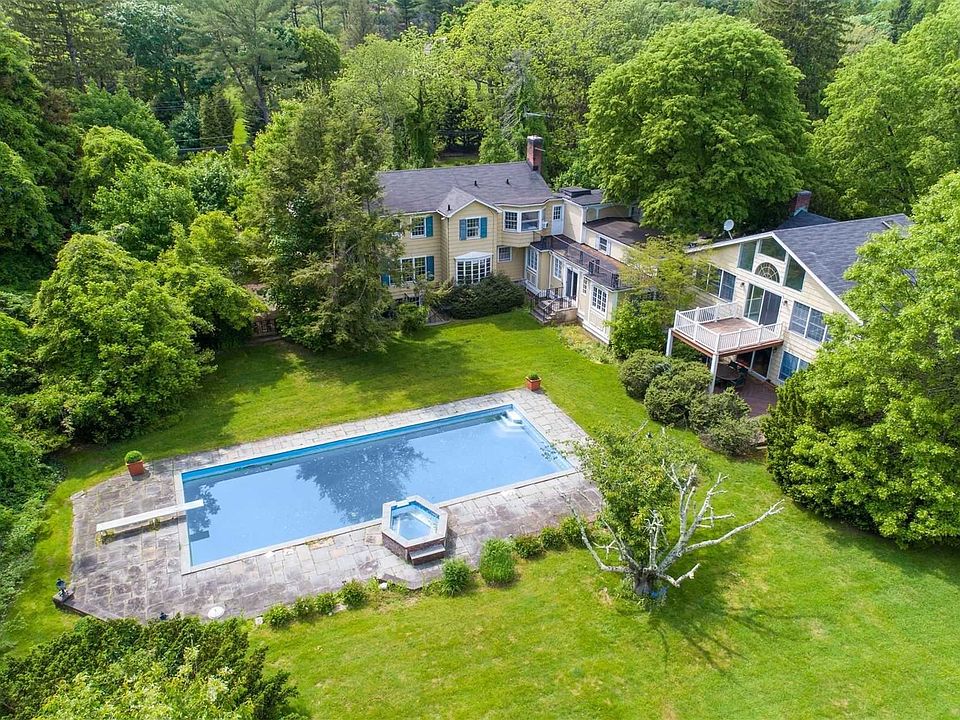 1st image of 41 Old Westbury Rd