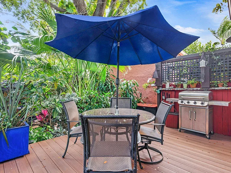 728 Palm St — Photo 12