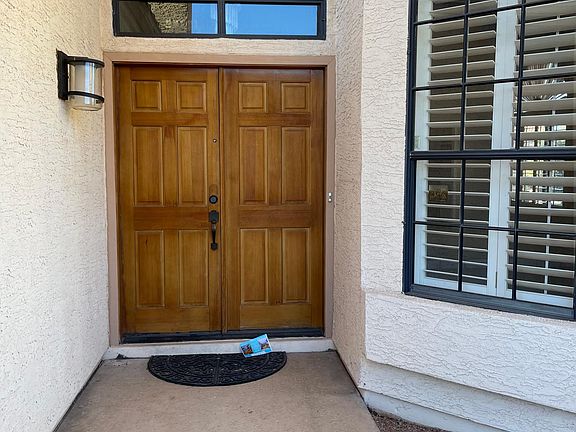2nd image of 420 E Vaughn Ave