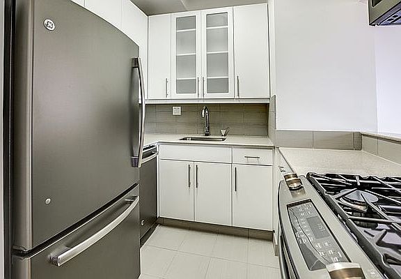 5th image of 480 2nd Ave APT 12A