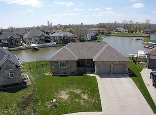 701 Avenue P, Carter Lake, IA 51510