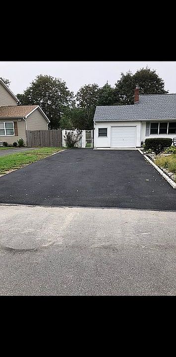 2nd image of 618 Macdonald Ave