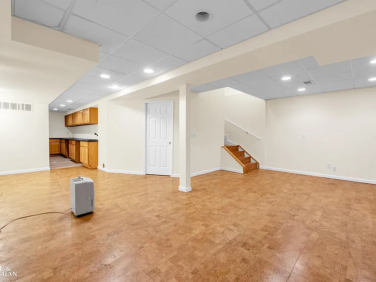 1400 Beaconsfield Ave — Photo 20