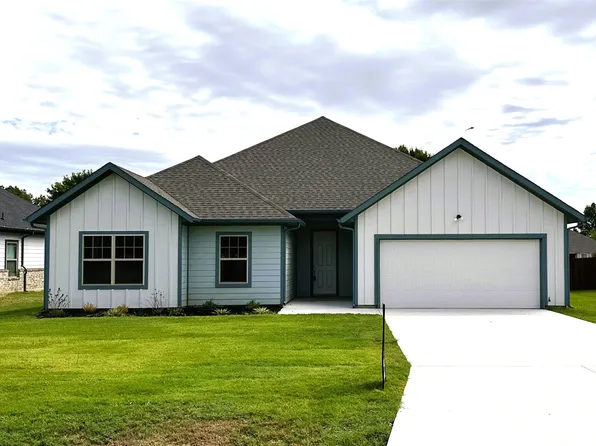 209 S Busby St, Tioga, TX 76271
