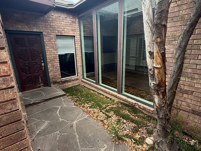 3201 Squireswood Dr — Photo 8