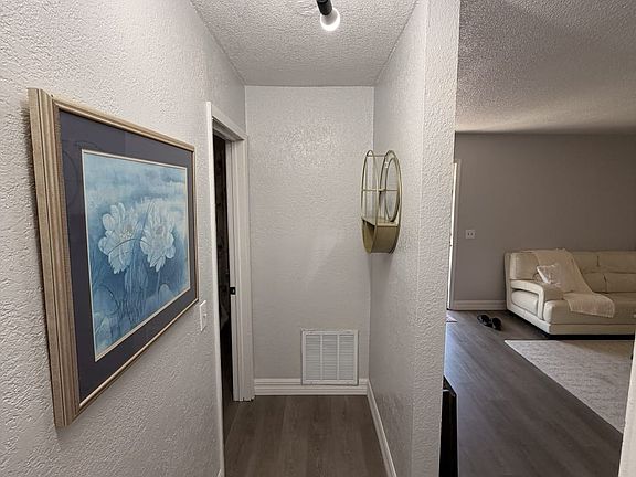 5th image of 414 Cortez Dr