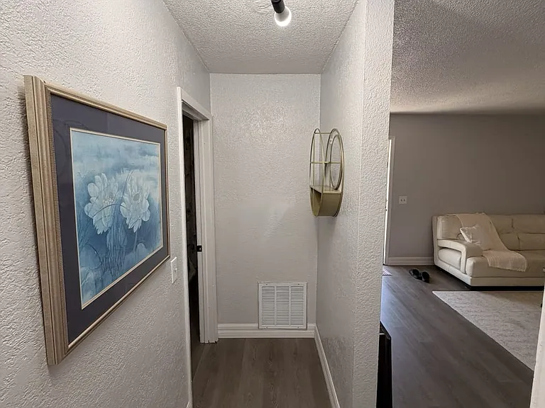 414 Cortez Dr — Photo 7