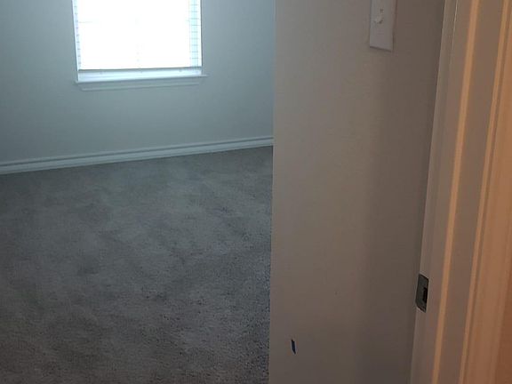 3rd image of 416 Pebble Creek Run