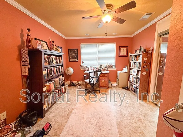 4019 Hamburg St — Photo 5