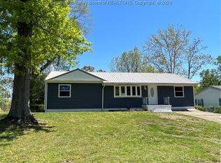 114 Howard St, New Haven, WV 25265