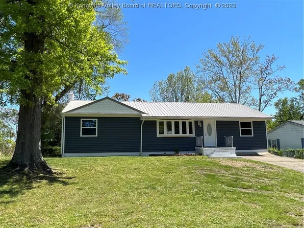 114 Howard St, New Haven, WV 25265