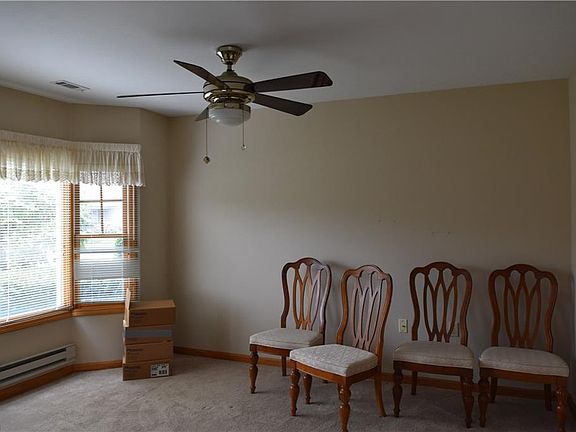 4th image of 5325 Clover Dr