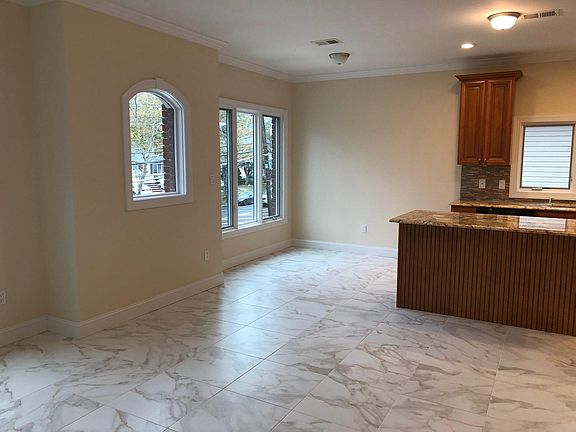 5th image of 4111 Richmond Ave Floor 2