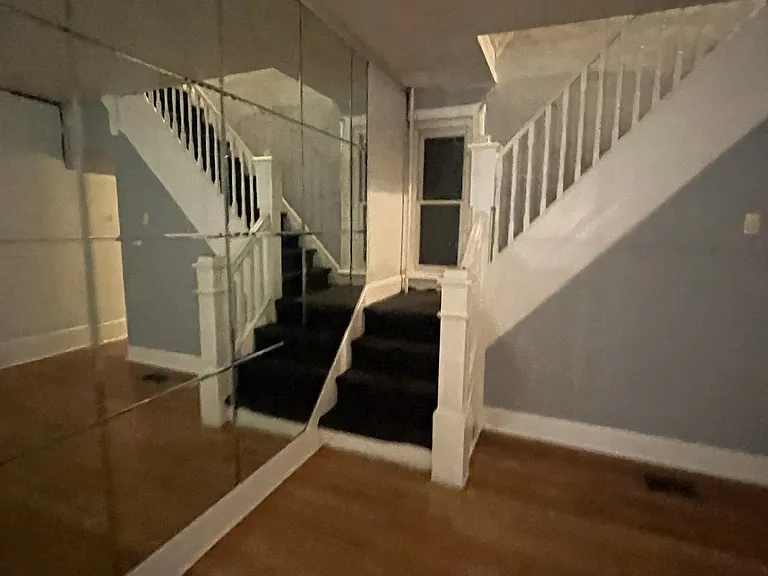 114 N Ferguson St — Photo 4