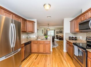 101 Hopkins St APT 13, Wakefield, MA 01880