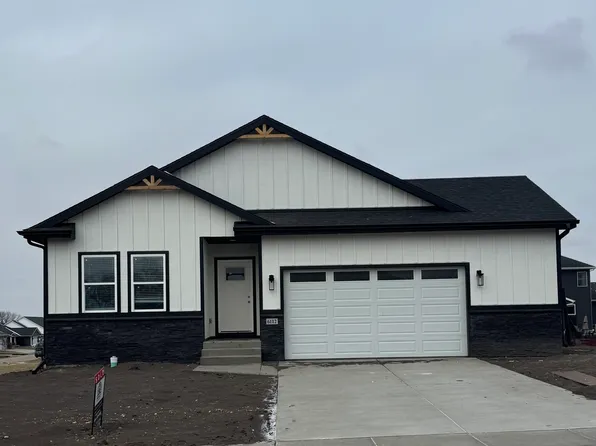 6112 Thor Ave, Davenport, IA 52807