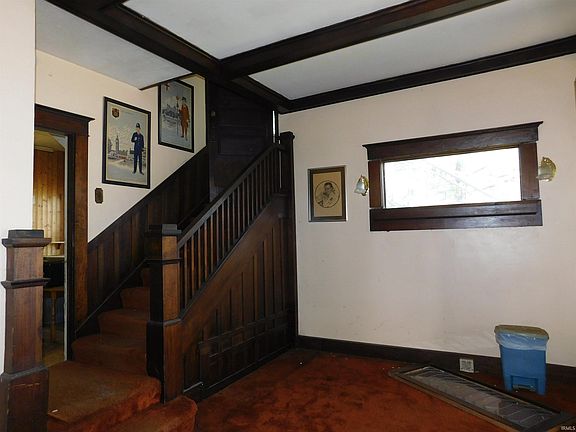 2nd image of 828 W Kilgore Ave