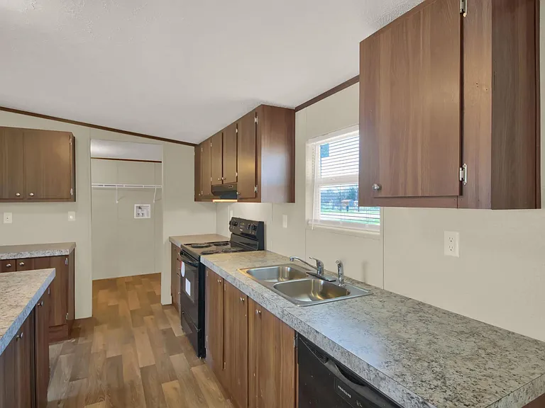 114 Las Estancias Dr — Photo 10