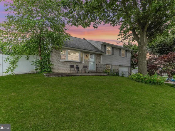 7 Scott Ln, Brookhaven, PA 19015