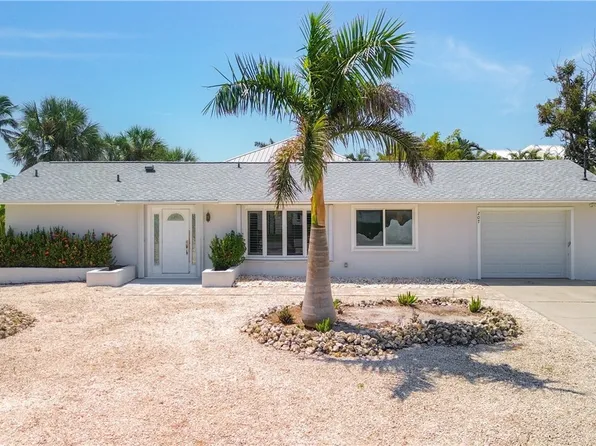 207 Redfish Rd, Fort Myers Beach, FL 33931