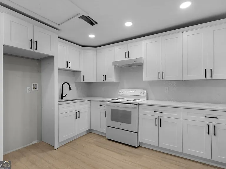 1214 Cave Spring Rd SW — Photo 11