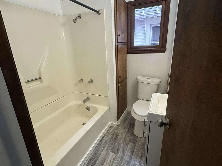 415 Washington Ave #2 — Photo 8