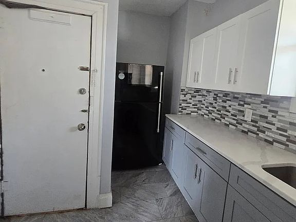 3rd image of 267 Goldsmith Ave #303