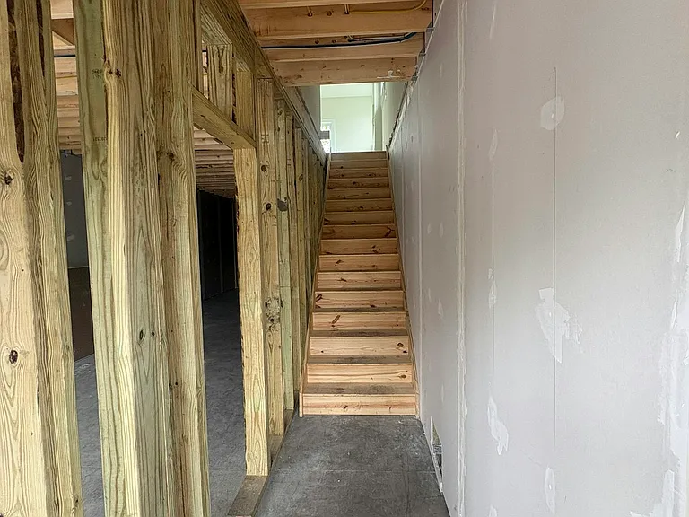 steps to 1st Floor