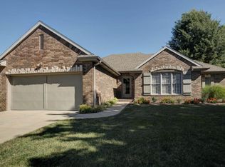 2317 W Winchester St, Springfield, MO 65807