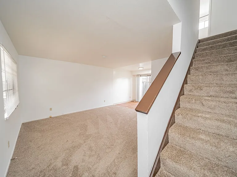 2509 Bartlett St — Photo 9