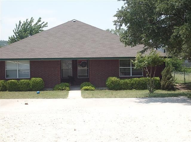1st image of 323 Summers Rd