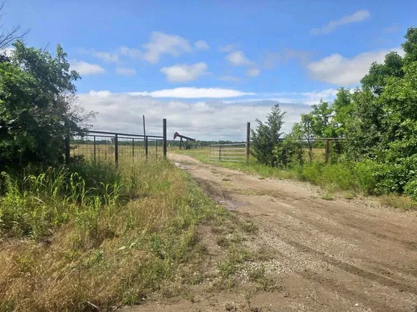 1672 8th St, Severy, KS 67137