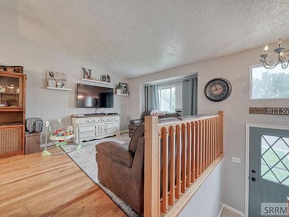 5th image of 2763 Pam Cir