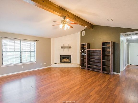 4th image of 12859 Robin Dr