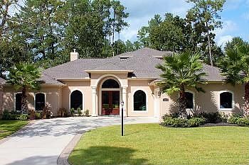 1st image of 115 W Pines Dr