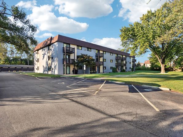 930-950 W Irving Park Rd #2002C