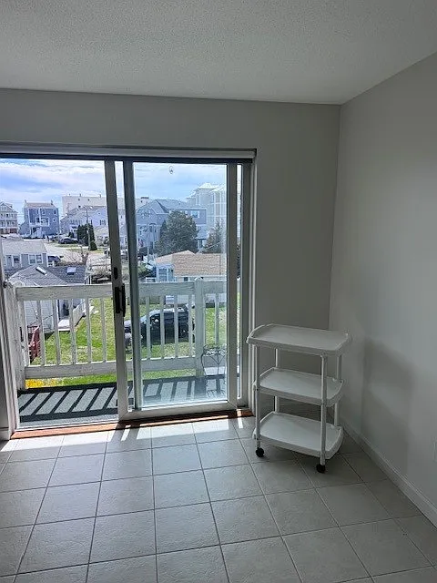 550 Winnacunnet Rd — Photo 3