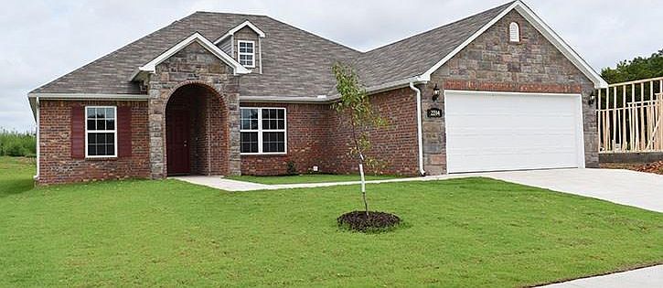 1st image of 2204 Elmwood Dr