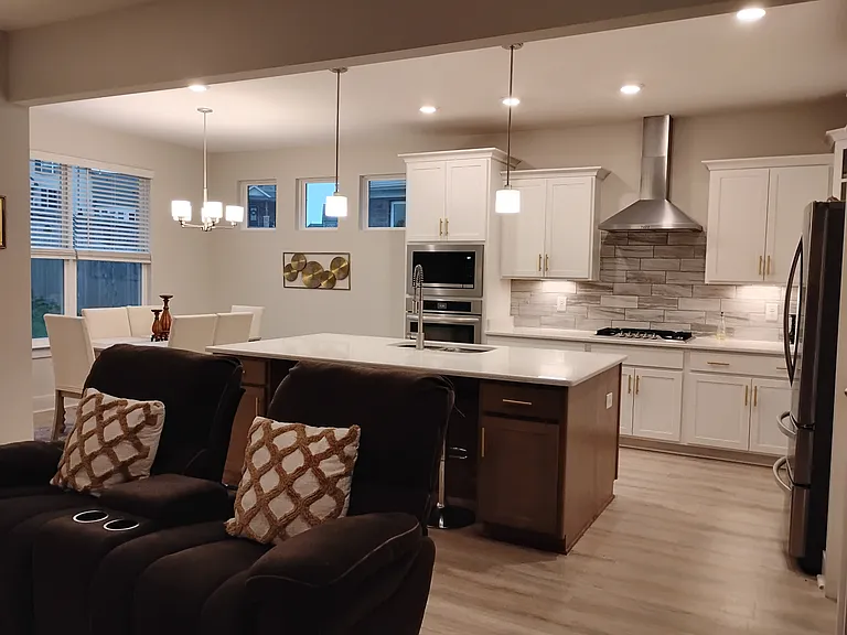 218 Caroline Way — Photo 5