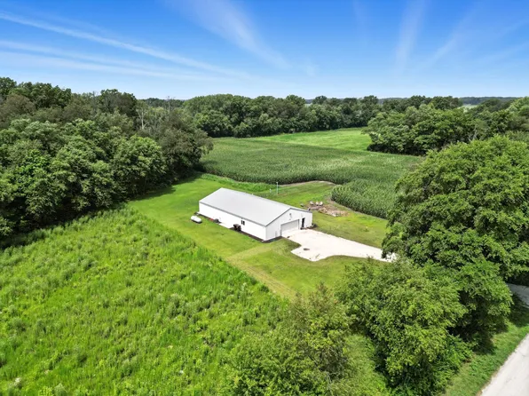 6052 N Meridian Rd, Lake Village, IN 46349