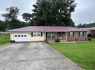 1903 Garden Dr, Gainesville, GA 30507